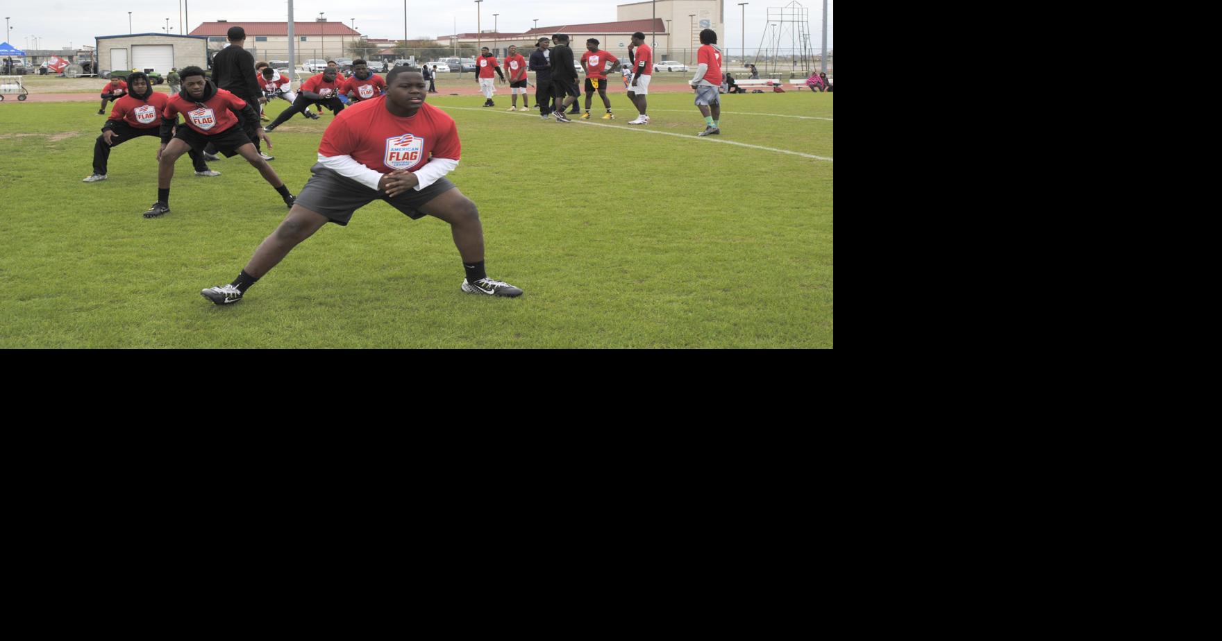 Former NFL player hosts football camp for students