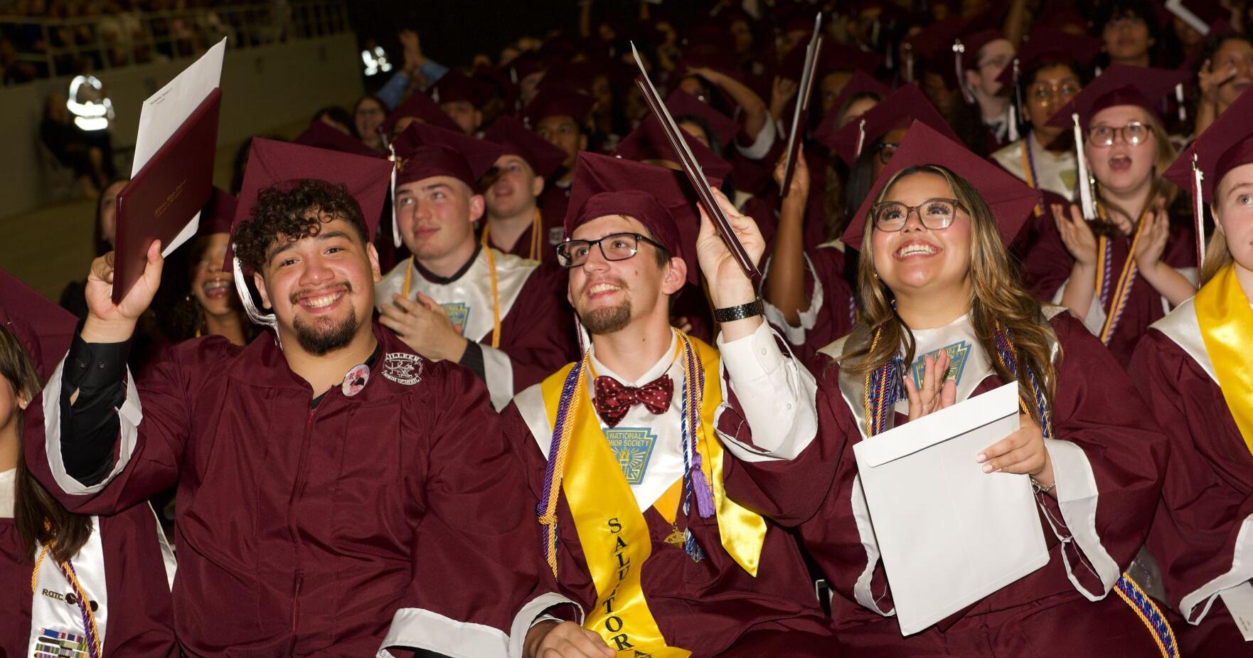 451 graduate from Killeen High - Vimarsana News