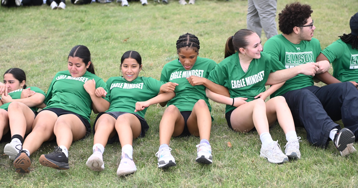 ‘I didn't expect them to come at us like that'; 500-plus KISD students take part in Fort Hood event