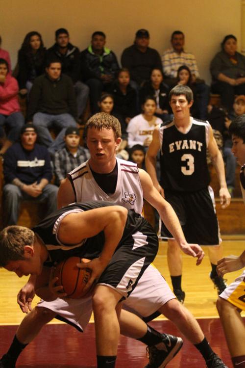 LometaEvantBOYSBasketball43.jpg