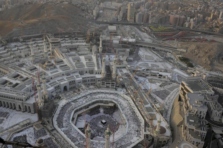 More than 1.5 million foreign Muslims arrive in Mecca for annual Hajj