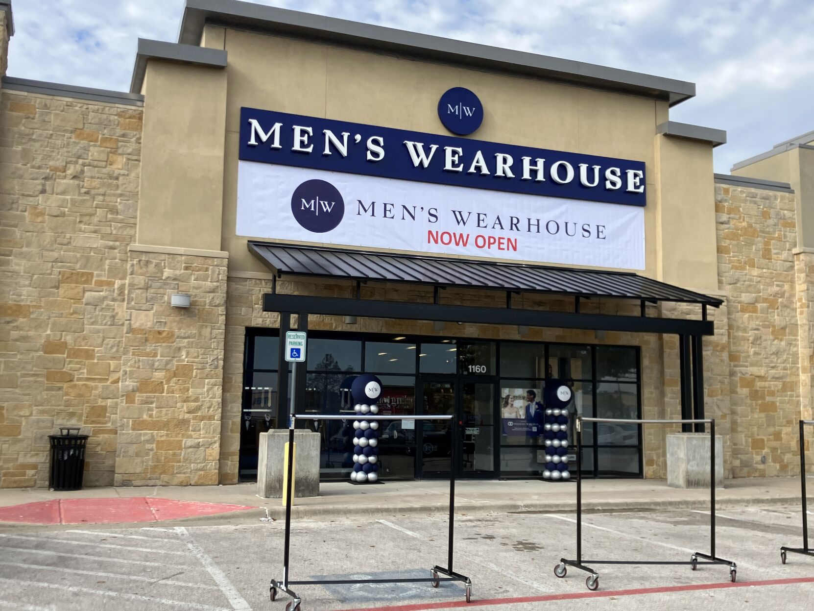 Men s Wearhouse officially open in Harker Heights Business