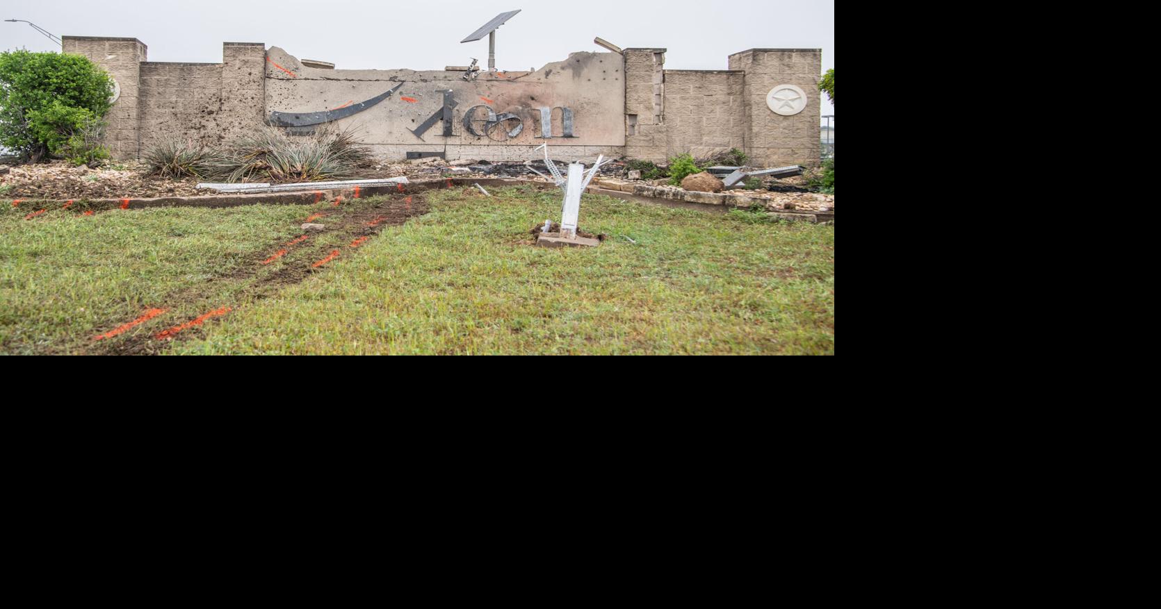 Killeen officials consider cost, placement for new signs