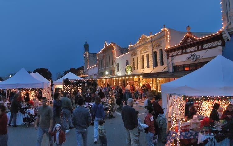 2022 Geoprgetown Christmas Stroll Christmas Celebrations Are Underway In Cities Throughout Texas | Across The  Fort | Kdhnews.com