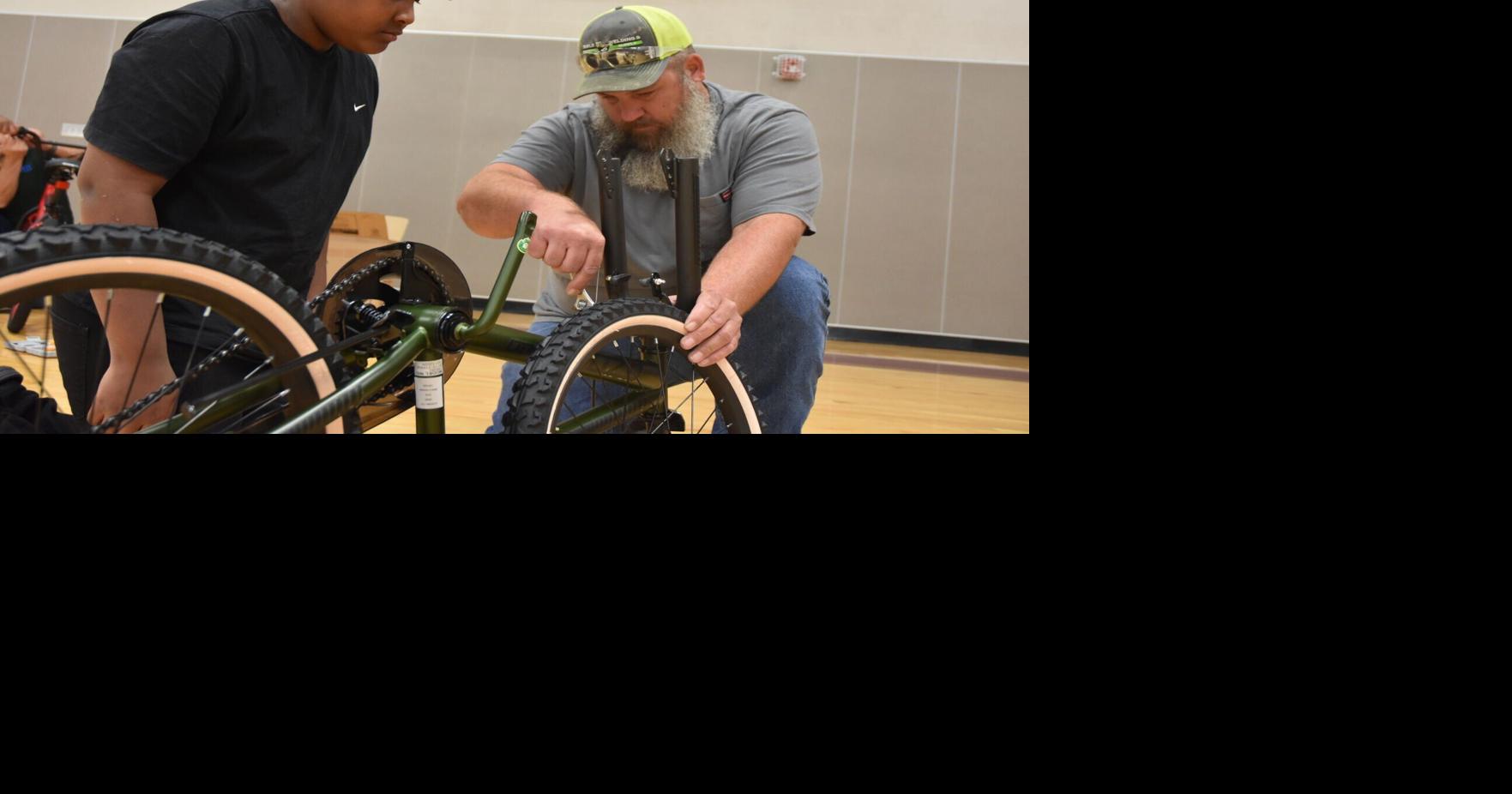 Temple ISD students build bikes with help from community volunteers
