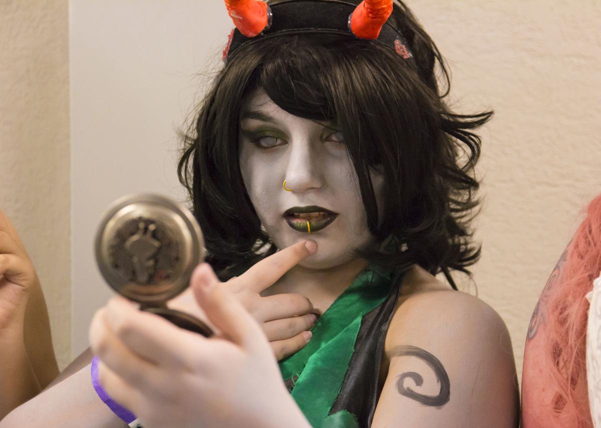 Ninja Turtles Weeping Angels Zombies And Batmen Mingle At Geekfest Local News Kdhnews Com