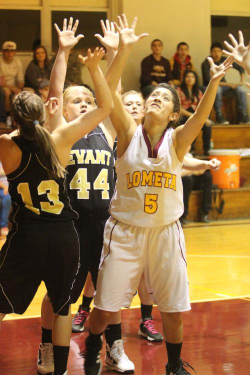 LometaEvantGIRLSBasketball60.jpg