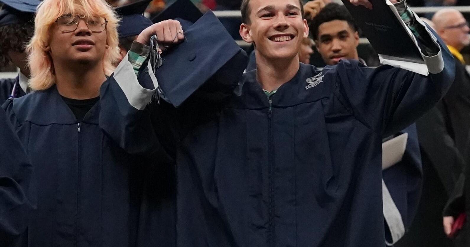 491 graduate from Shoemaker High - Vimarsana News