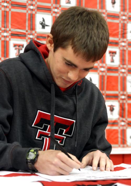 Salado's Cooke signs with Texas Tech