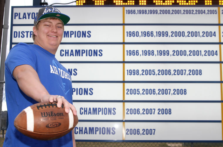Greene among eight Cove signees