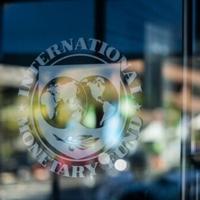 FMI y Argentina acuerdan un trato que desbloquea $1 mil millones en asistencia.