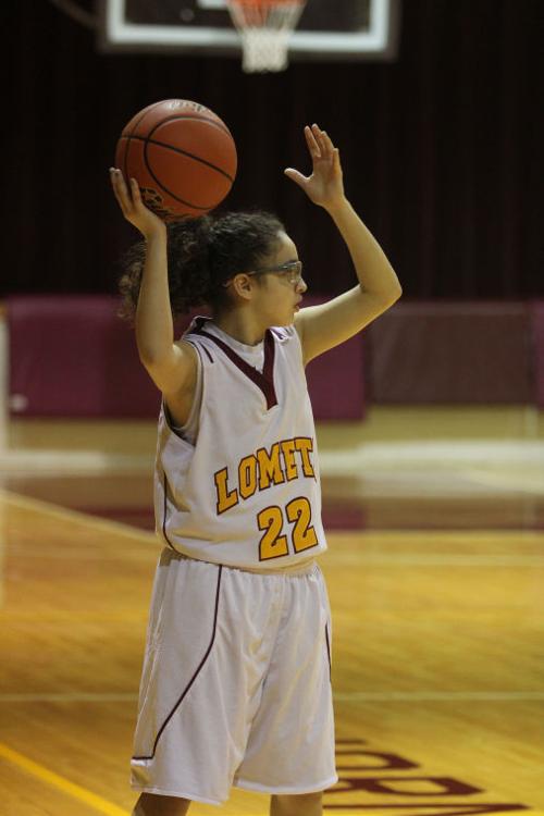 LometaEvantGIRLSBasketball02.jpg