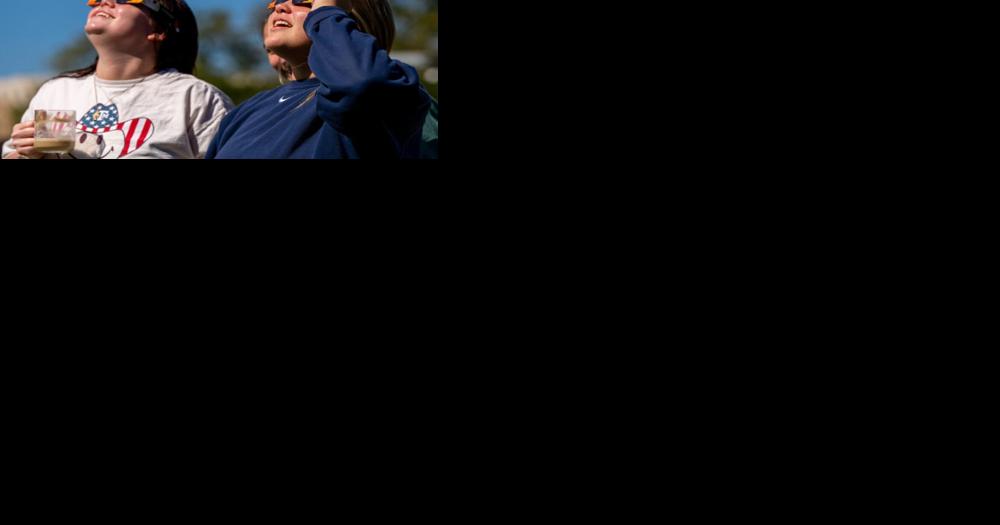 United by nature: Viewers of 2017 eclipse bonded in Walmart parking lot - Vimarsana News