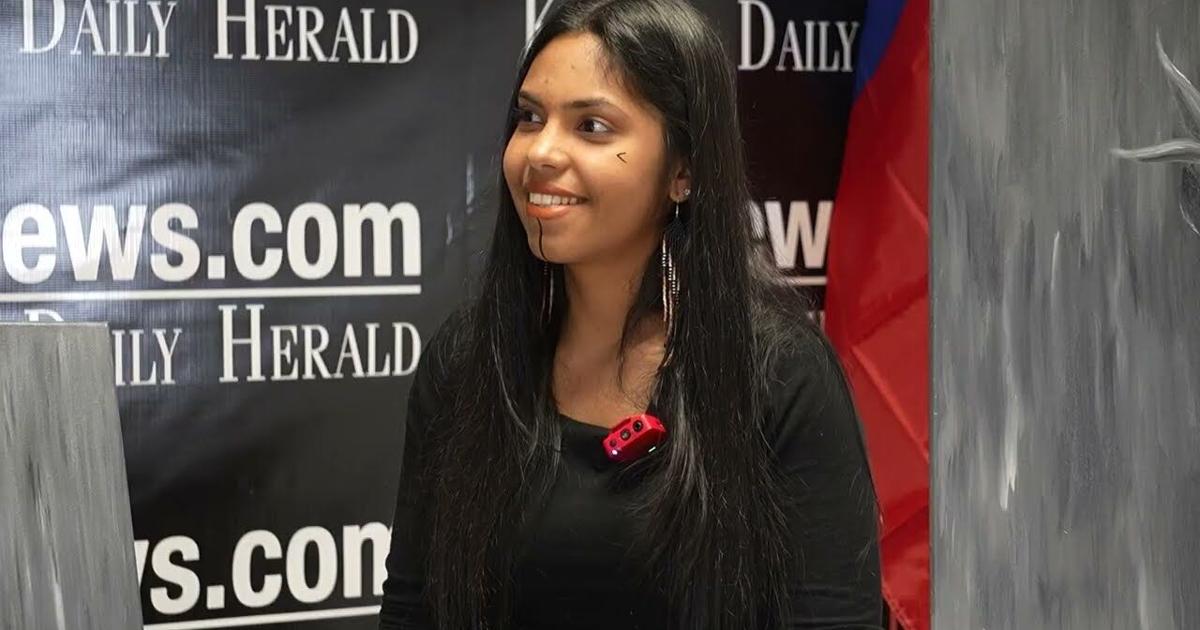 Βίντεο: Η Sarah Aponte συζητά για την τέχνη, τον πολιτισμό και τον διαγωνισμό του Johnny Depp