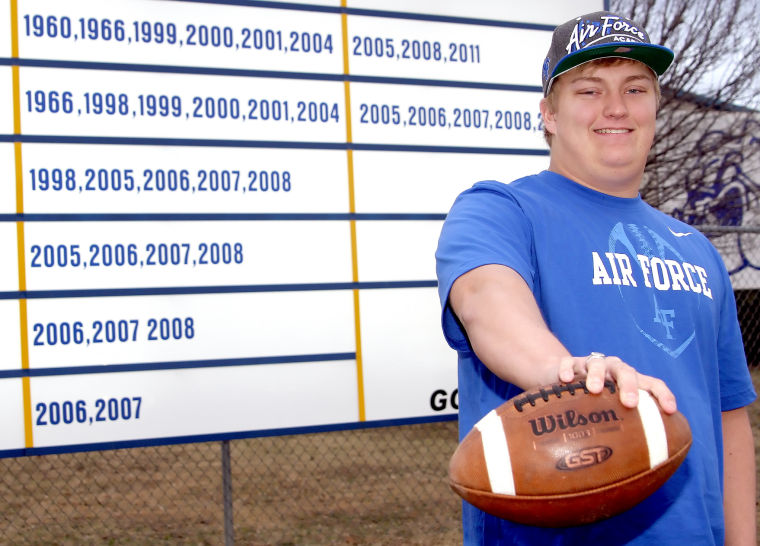 Greene among eight Cove signees