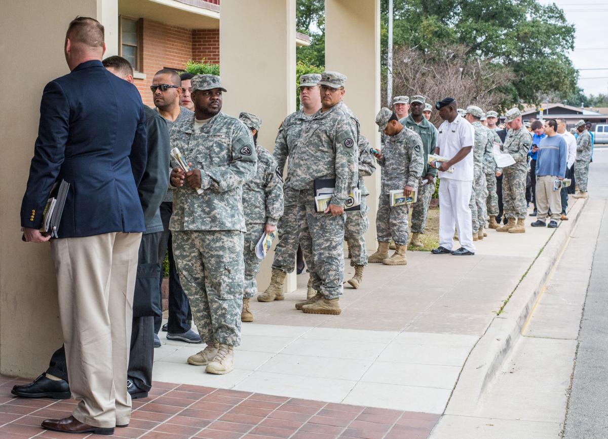 Soldiers, veterans learn about hiring opportunities Military