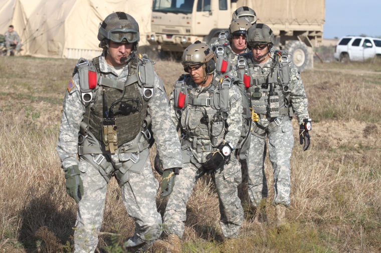 Fort Hood unit tries out Army’s newest parachute | Across the Fort ...