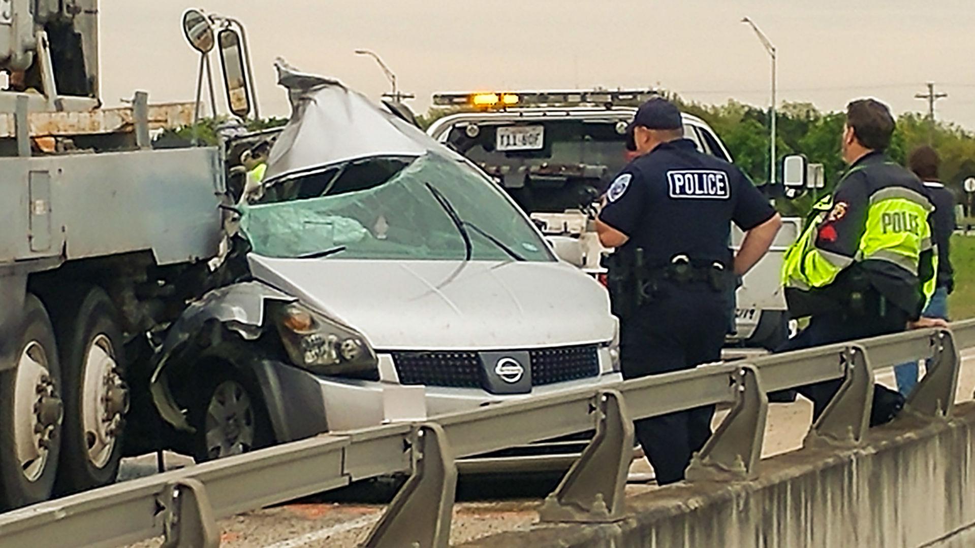 Investigation continues in crane, minivan accident in Nolanville