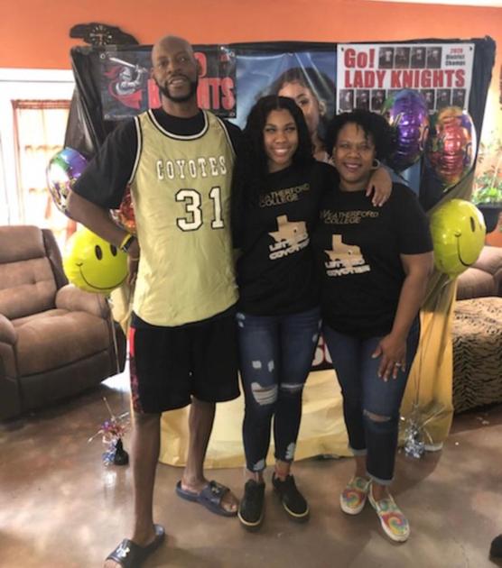 Heights Basketball Star Following In Her Dad S Footsteps At