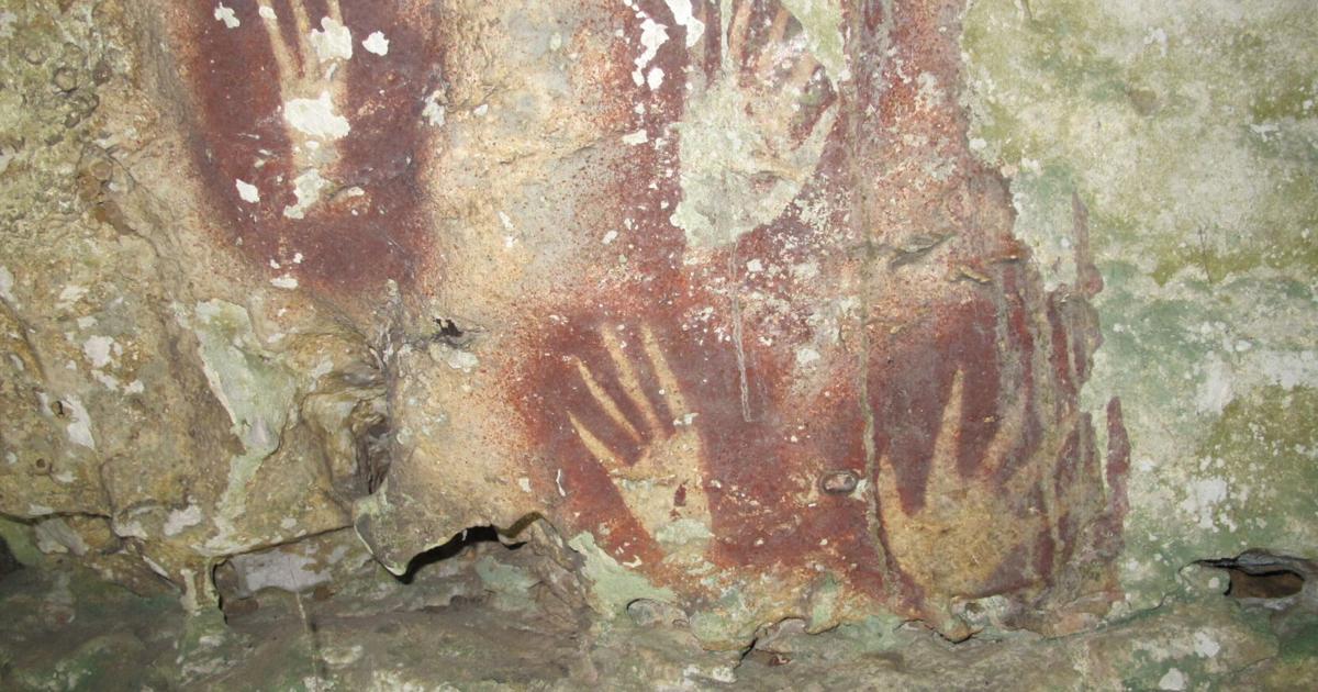 Cetak Tangan Indonesia adalah Seni Gua Tertua yang Ditemukan (Kembalikan hanya judulnya, tanpa penjelasan, tanpa nama situs, tanpa teks tambahan)