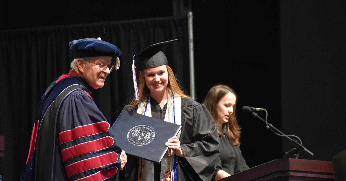 More than 200 cross stage at A&M-Central Texas graduation | Local News ...
