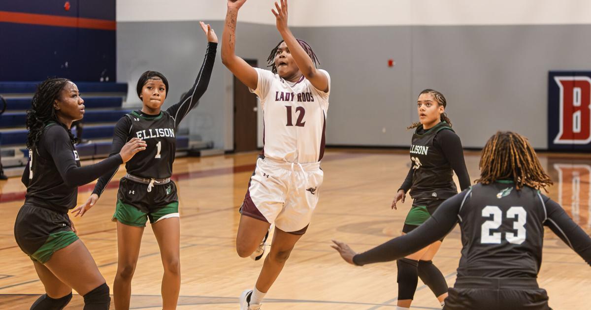 KILLEEN ISD CLASSIC: Killeen builds big lead, withstands late push to beat Ellison, 52-40