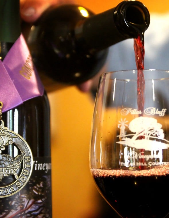 Pillar Bluff Winery 03.jpg