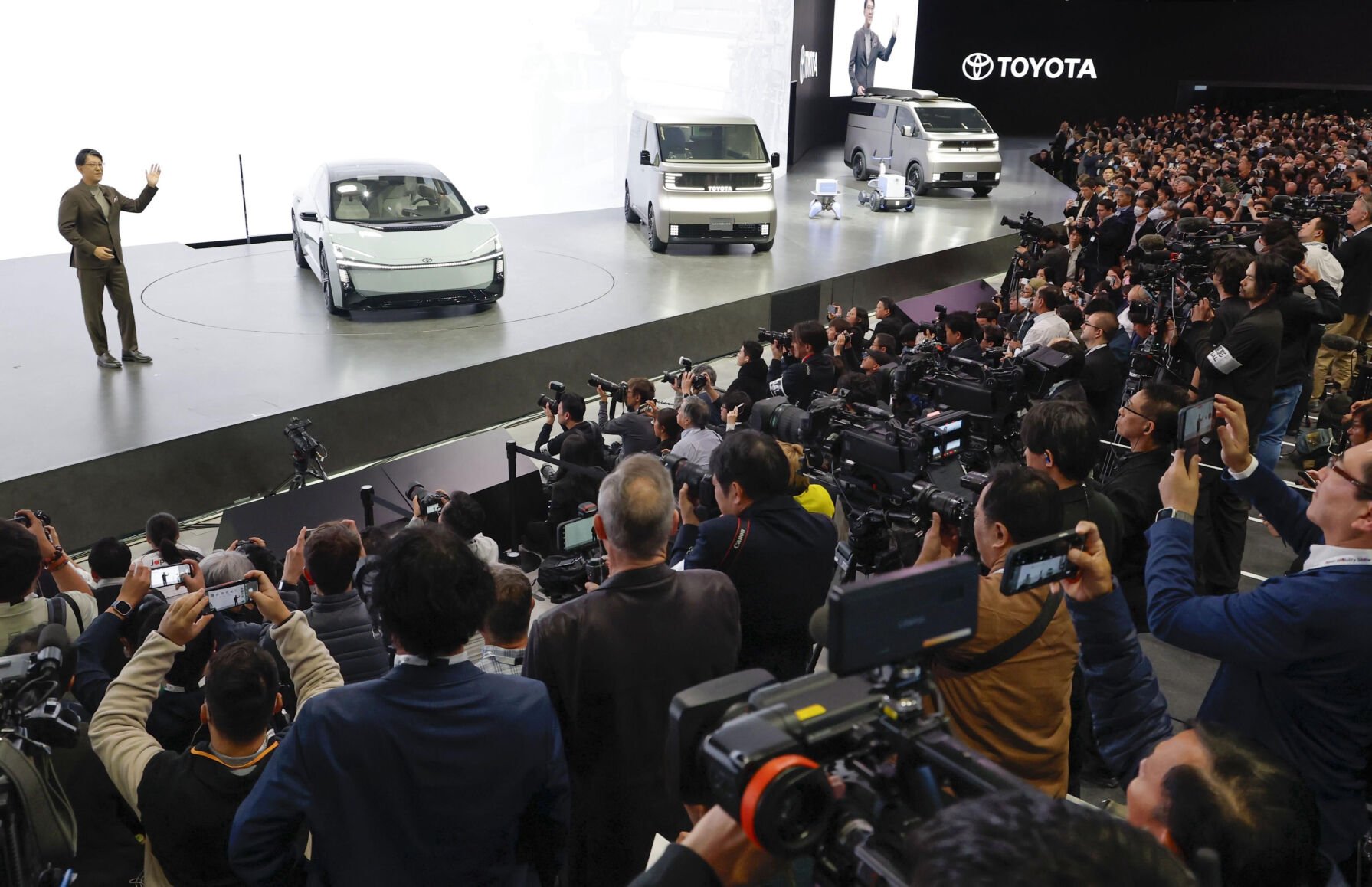 Tokyo auto show highlights technology but Trump's tariffs loom large