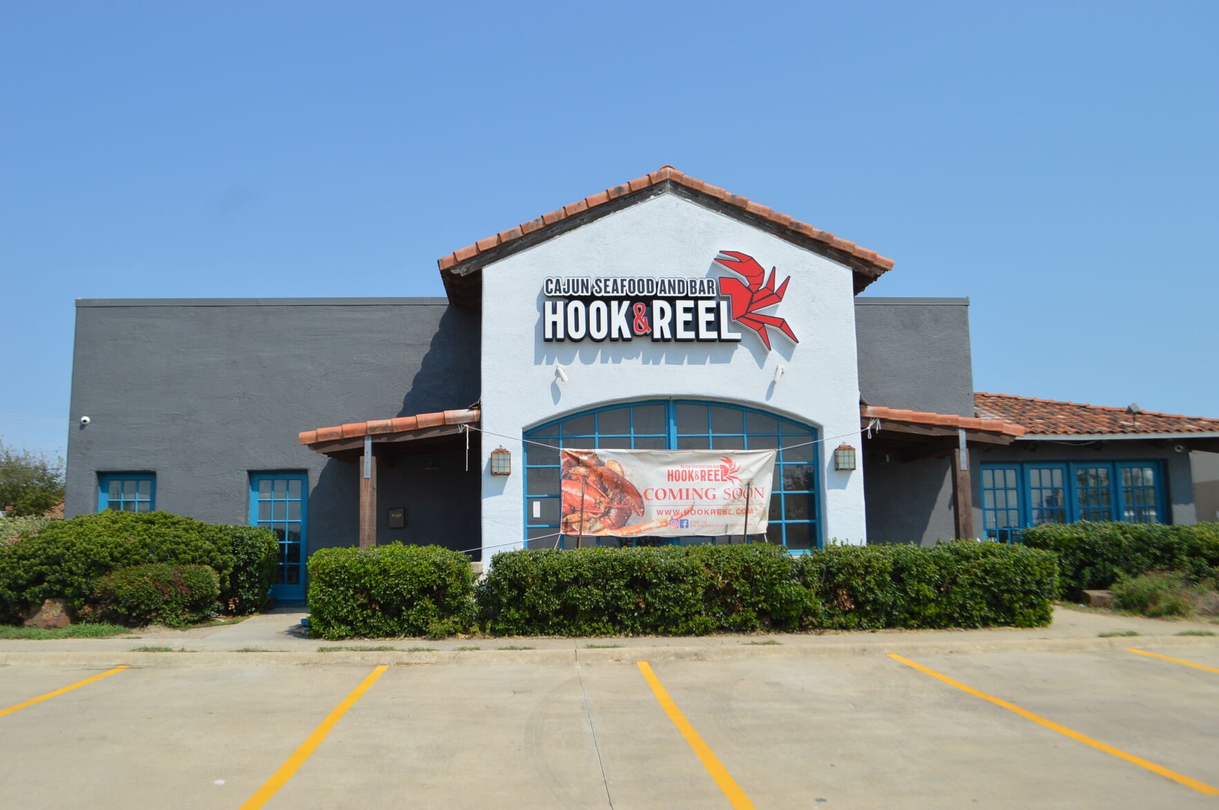 Hook and deals reel restaurant