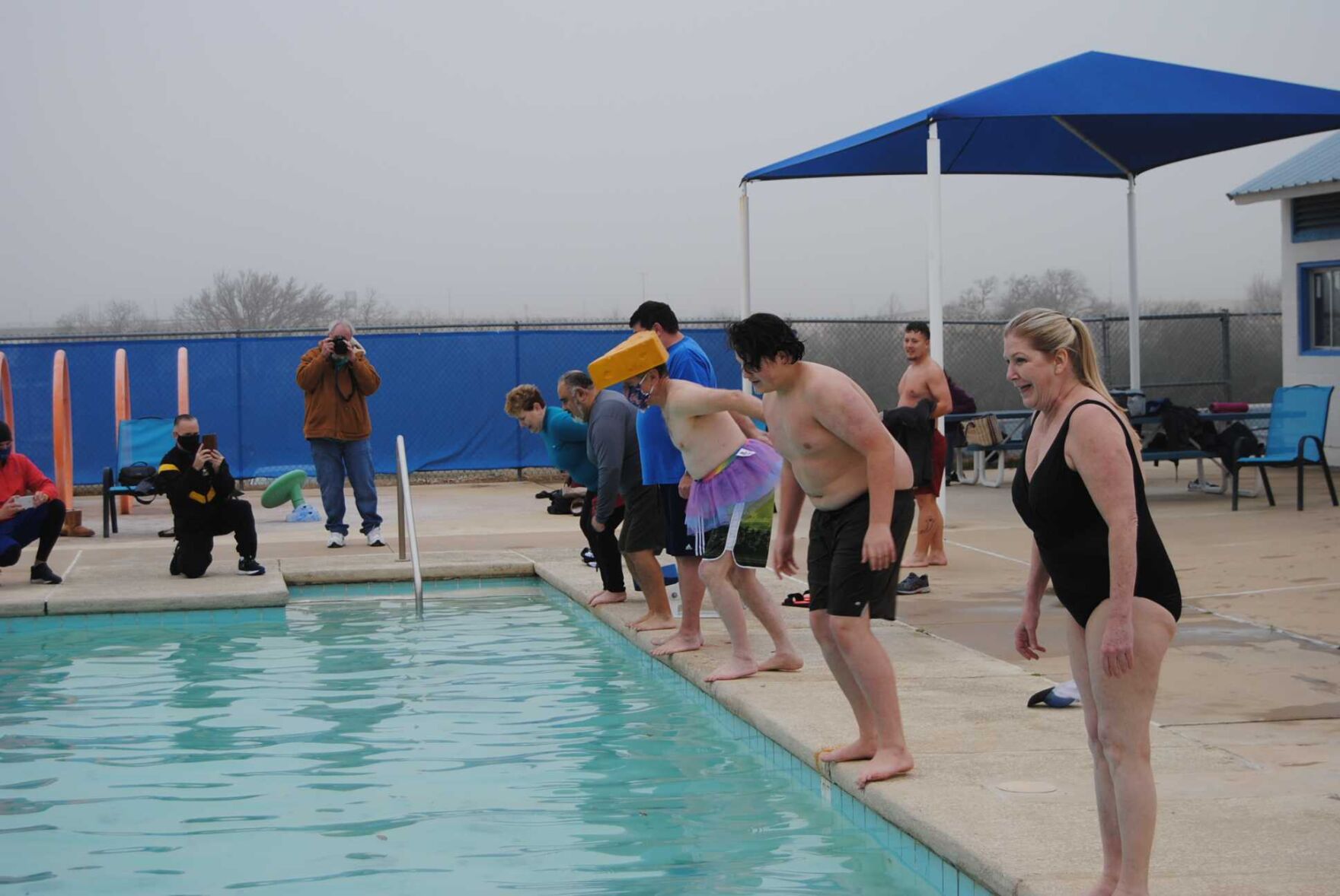 Taking the plunge: Cove residents jump into pool on chilly morning - Vimarsana News