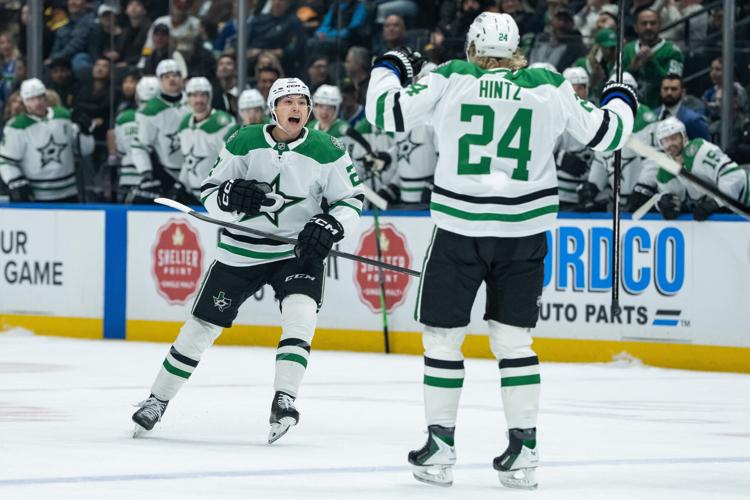 Stars rebound from loss to beat Canucks 4-2 for 6th win in 7 games