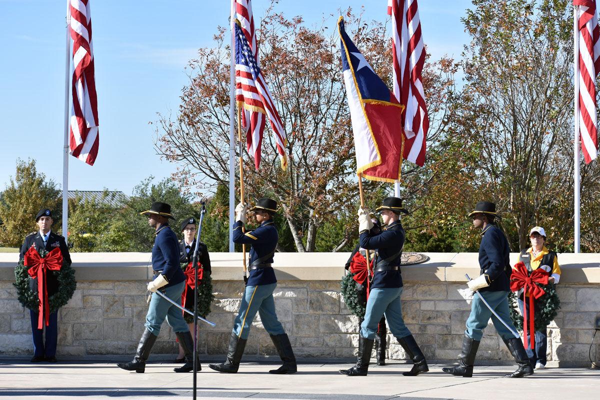 Wreath laying 12 web.jpg