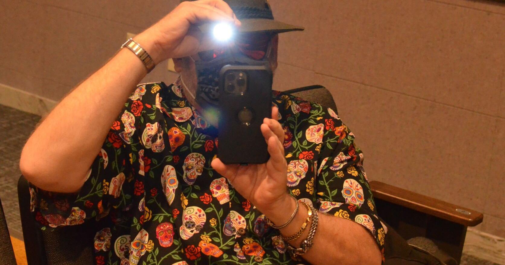 Analysis: Photojournalism at public meetings is a right, especially for public figures including candidates - Vimarsana News