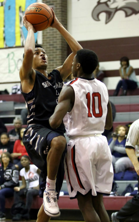 Shoemaker takes on Cedar Hill in bi-district round
