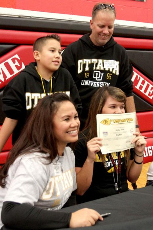 Harker Heights Softball Signing