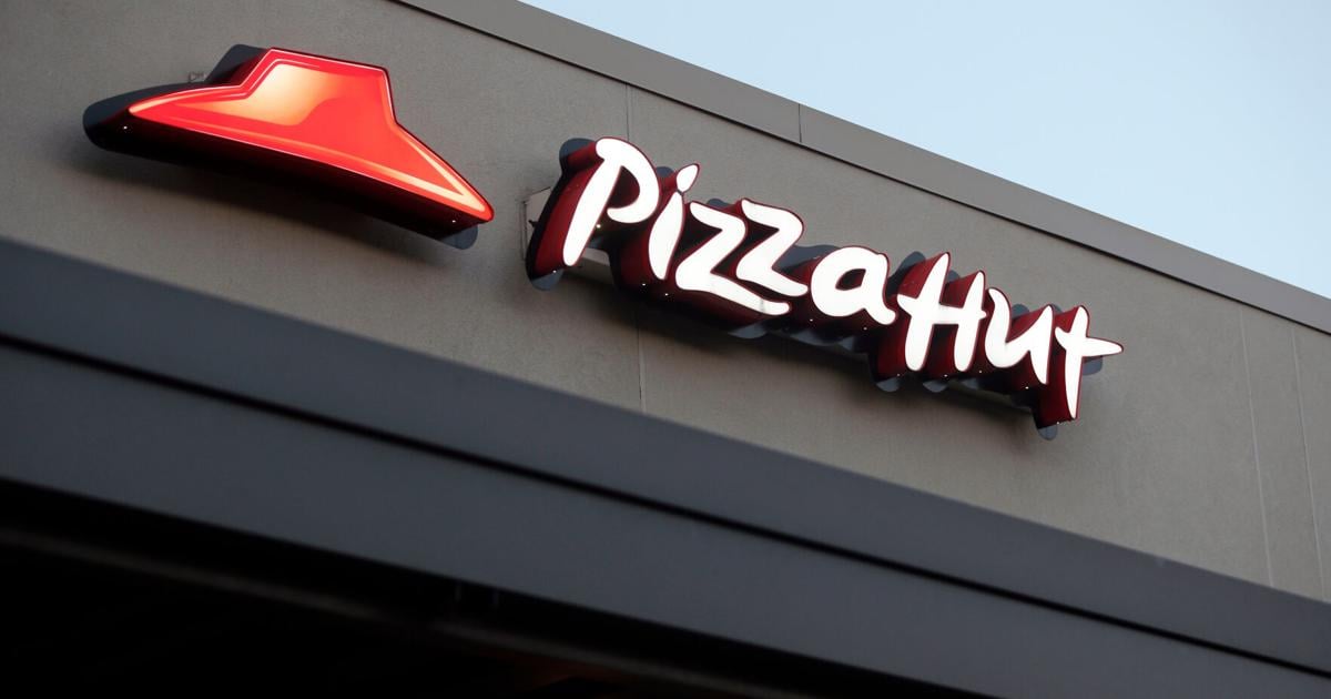 Η Pizza Hut, που ξεπεράστηκε από την άφιξη της κουλτούρας παράδοσης, θα πουληθεί για 2,7 δισεκατομμύρια δολάρια