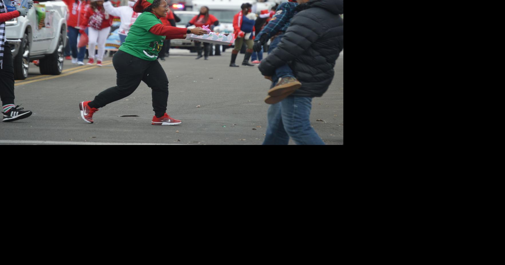 Christmas parade rolls through Killeen Local News