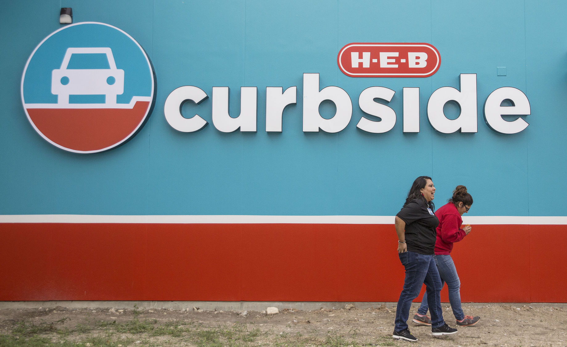 H-E-B Launches Curbside Pickup At Trimmier Store | Business | Kdhnews.com