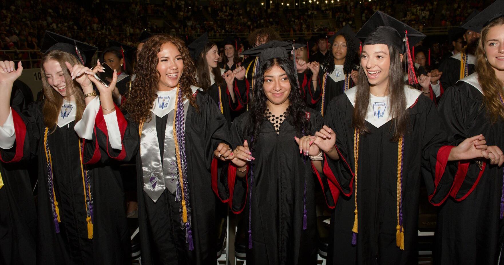 580 graduate from Harker Heights High - Vimarsana News