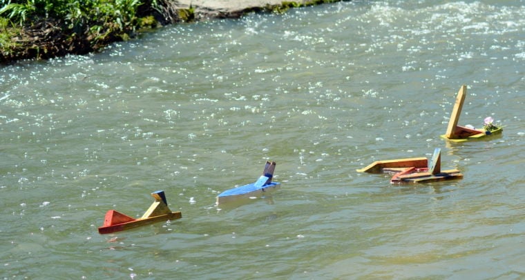 20 boats race in first nolan creek toy boat race news