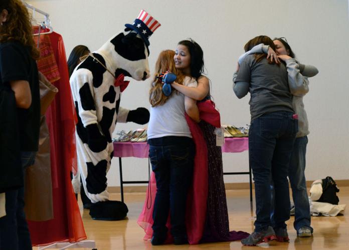 High school girls 'shop' for prom dresses at Junior Service League of Killeen event | Education | kdhnews.com High school girls 'shop' for prom dresses at Junior Service League of Killeen event | Education | kdhnews.com