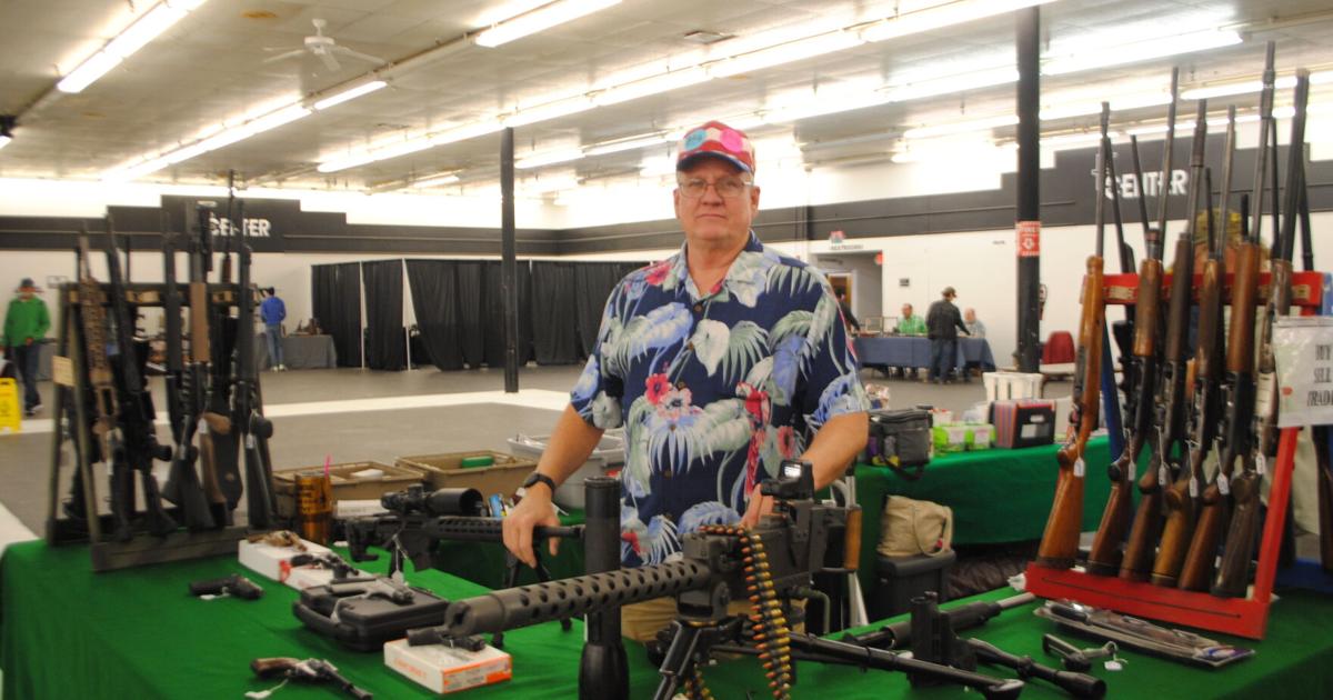 Guns Guns And More Guns The Real Texas Gun Show Comes To Harker guns-guns-and-more-guns-the-real-texas-gun-show-comes-to-harker