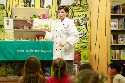 Barnes Noble Puts On Event To Help Friends Of The Library