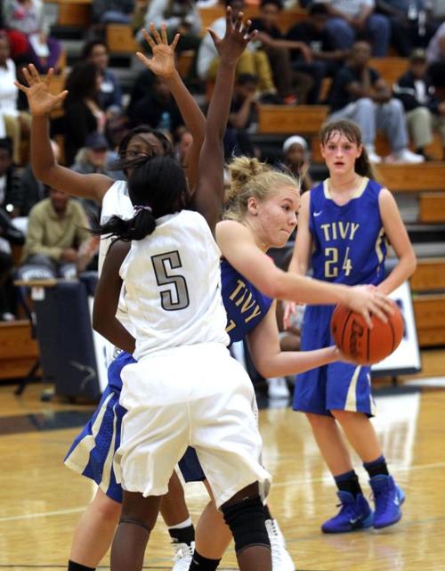 ShoemakerKerrvilleTivyBasketball 017.JPG