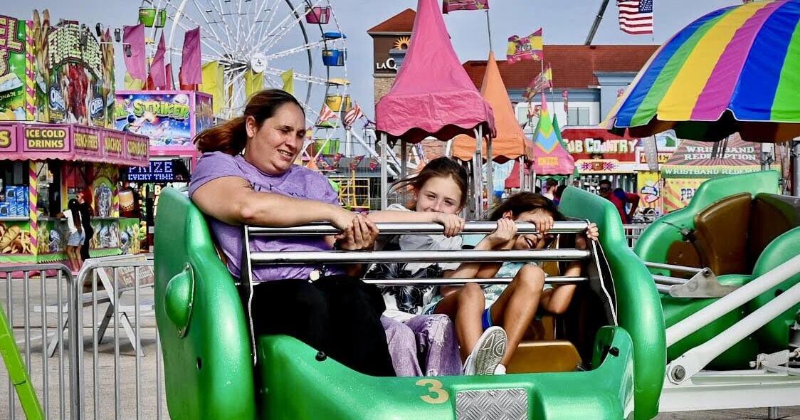 Attendees stay cool shopping for hot products at Central Texas State Fair