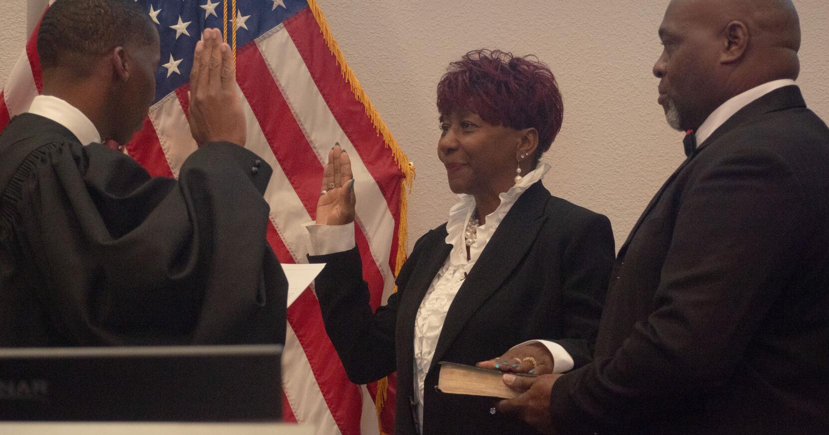 Nash, Wilson sworn in to Heights council posts - Vimarsana News