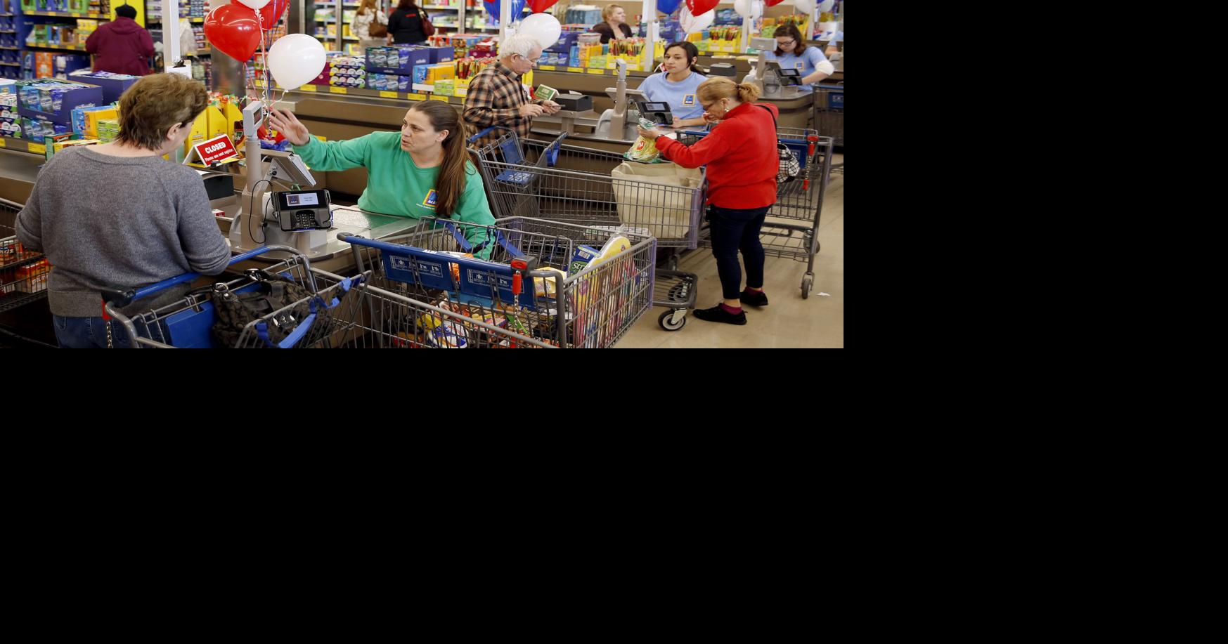 New grocery store in town holds sneak peek | Business | kdhnews.com