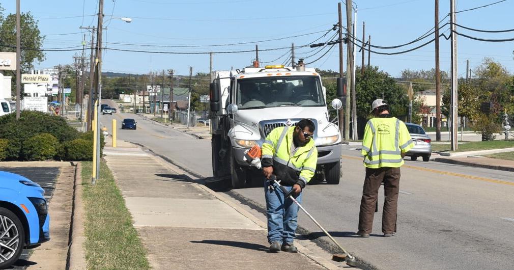 Killeen reader asks why TxDOT has left high weeds along Highway 195