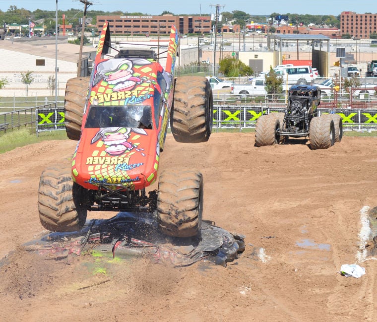 Monster Truck Fans Enjoy Awesome Loud Display News Kdhnews Com