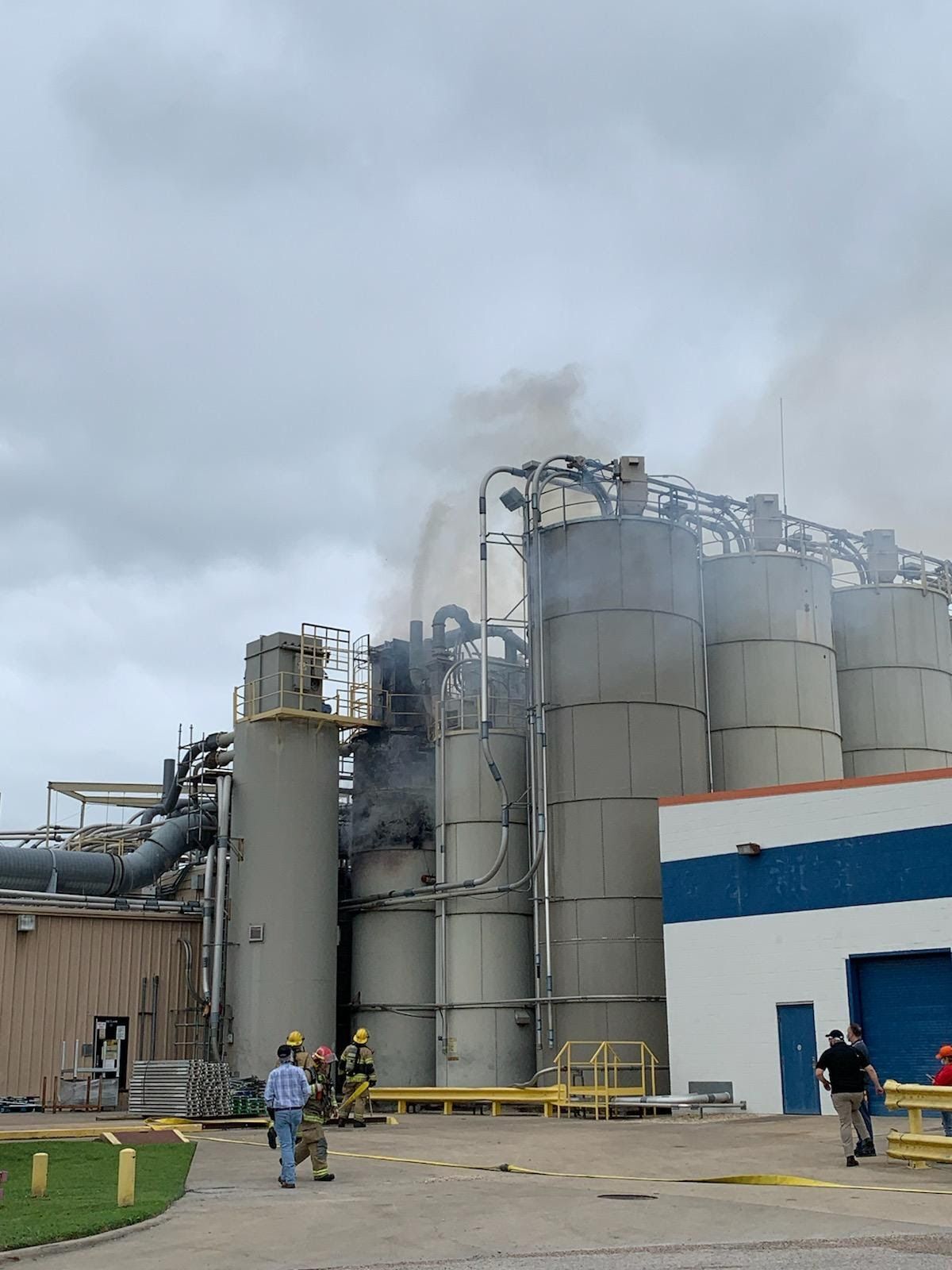 Firefighters extinguish blaze at Temple manufacturing plant - Vimarsana News